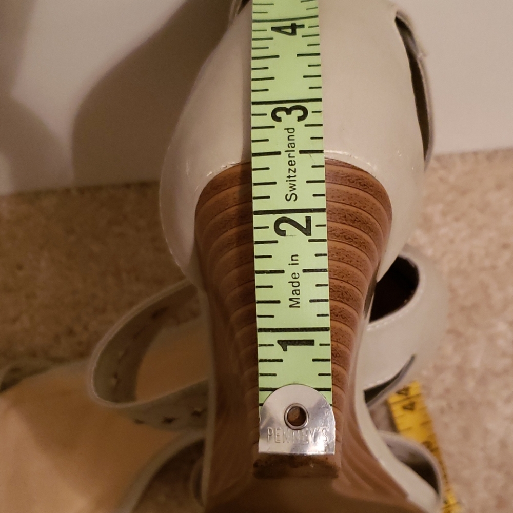 Sandal - Picture 7 of 7